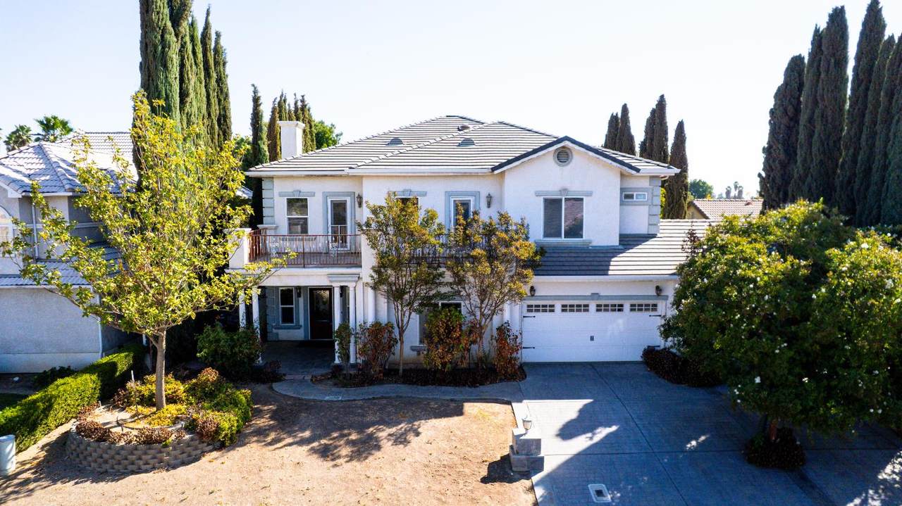 8360 Lakeshore - Photo 1