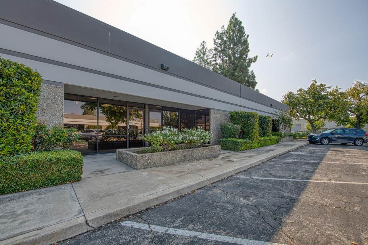 4672 Jennifer Avenue - Photo 1