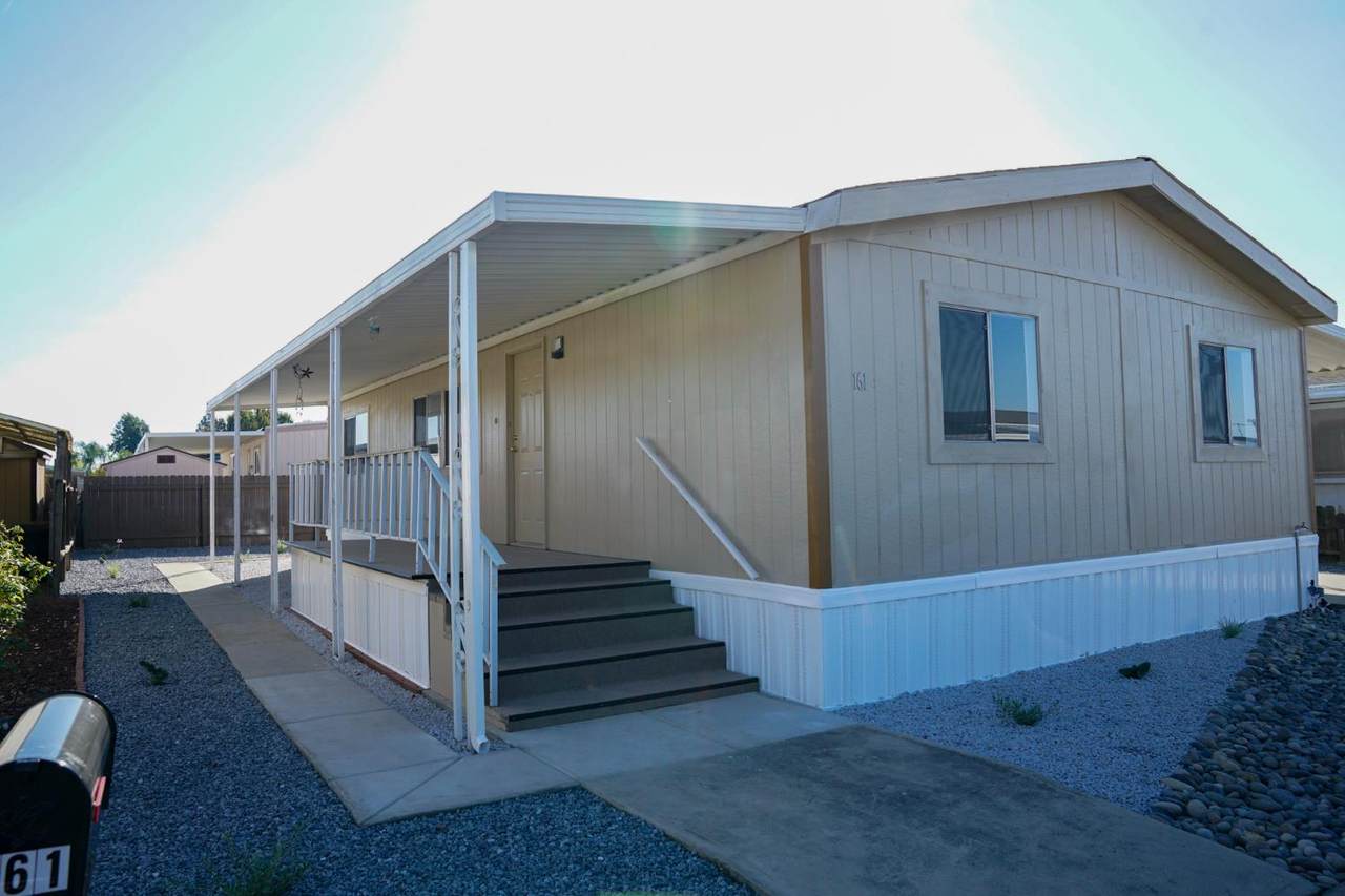 1551 6Th Avenue Drive - Photo 1