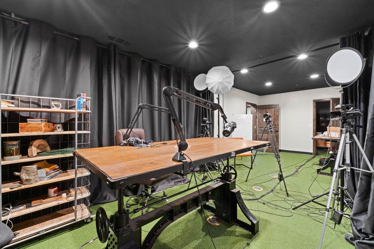 510 Robertson Boulevard - Photo 1