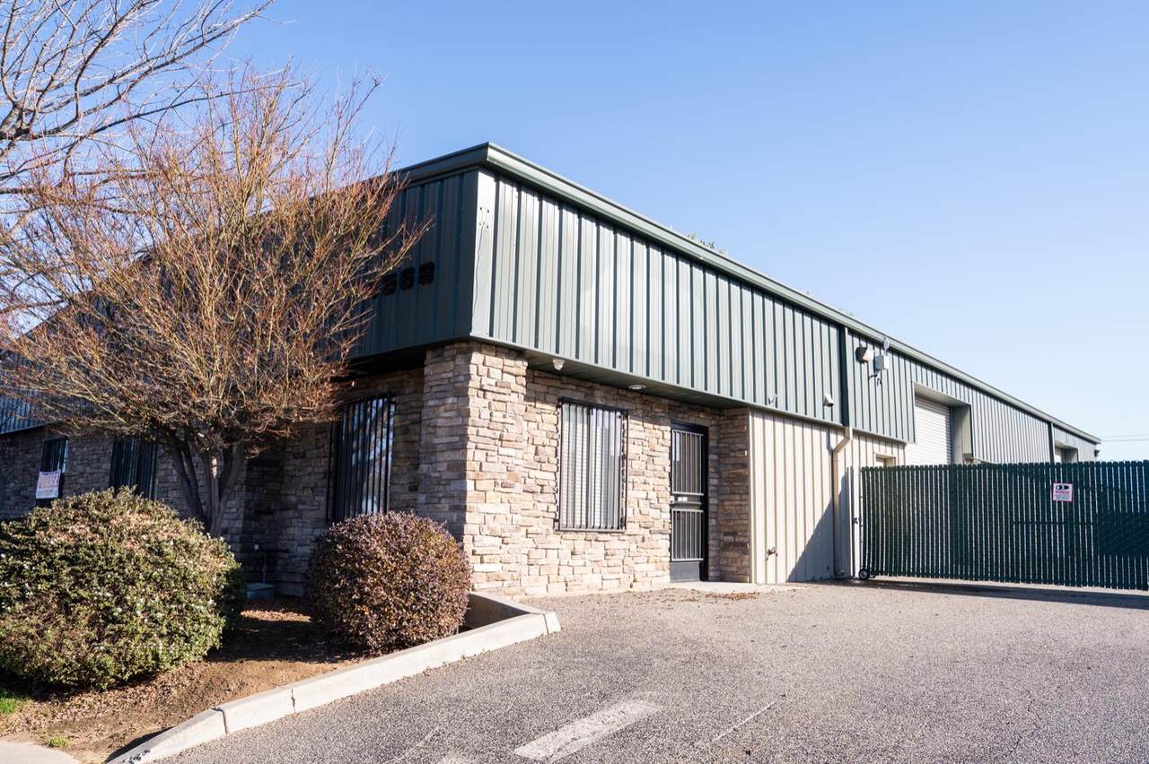 1568 Woodrow Avenue - Photo 1