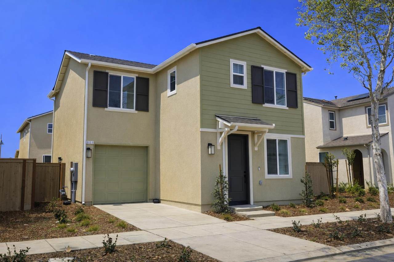 801 Laina Avenue - Photo 1