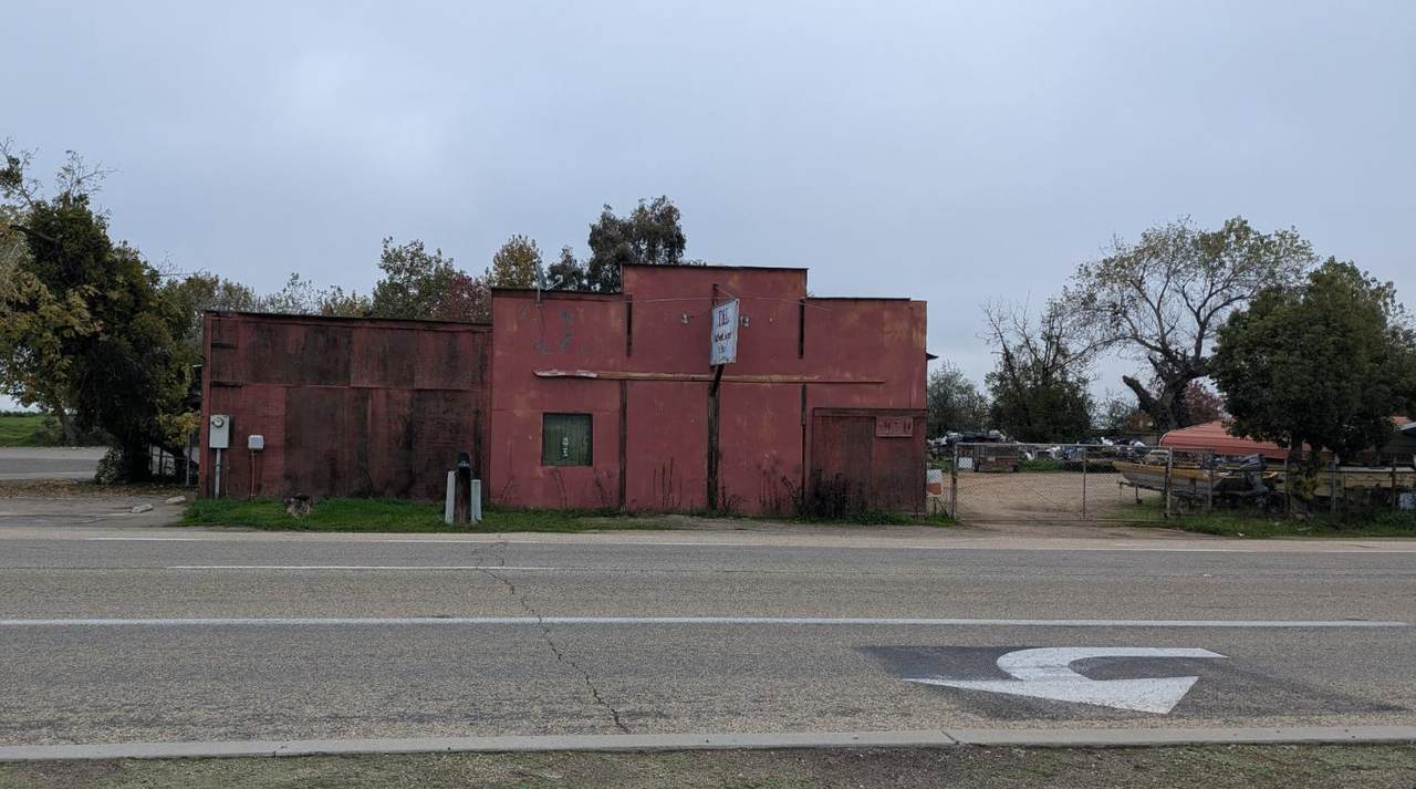 1950 Academy Avenue - Photo 1