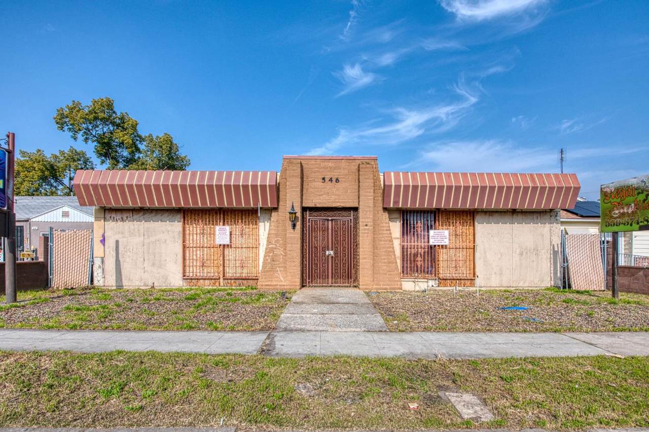 546 Shields Avenue - Photo 1