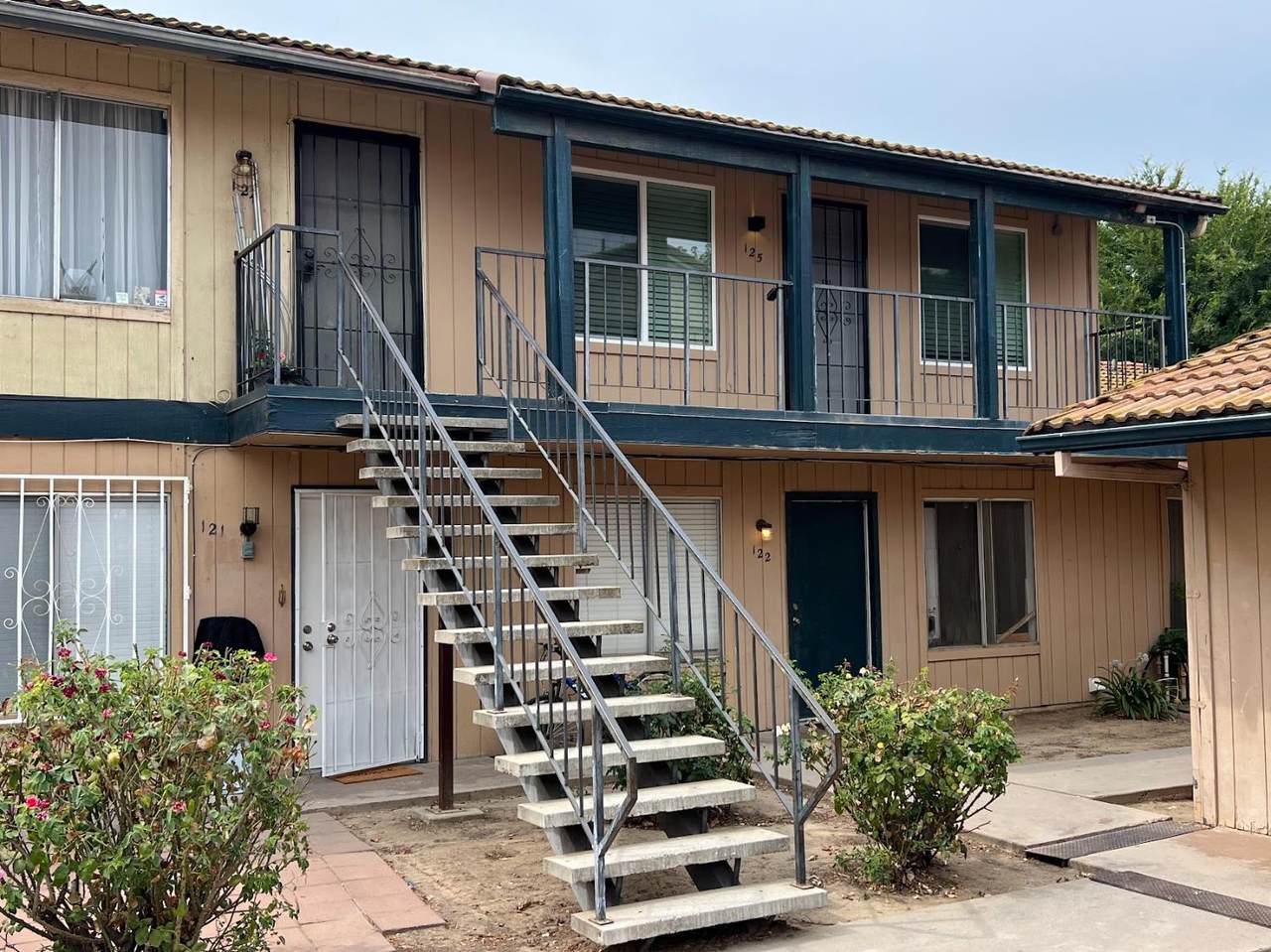 657 Parlier Avenue - Photo 1