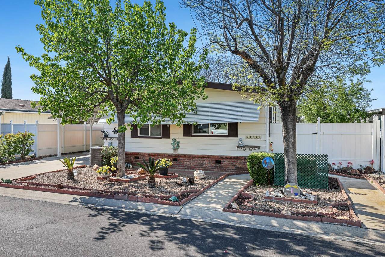 17579 Parkcliffe Lane - Photo 1