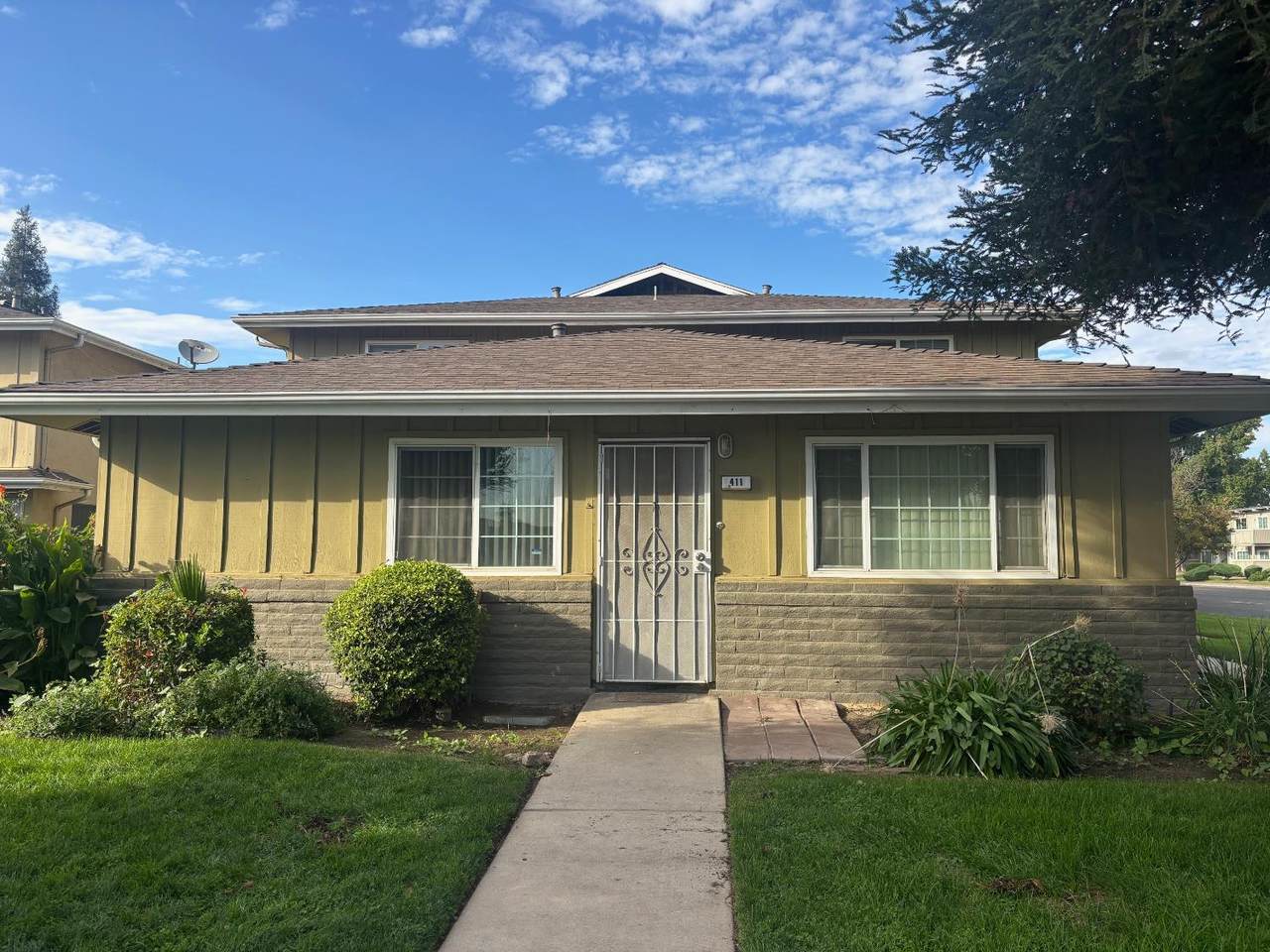 411 Santa Ana Avenue - Photo 1