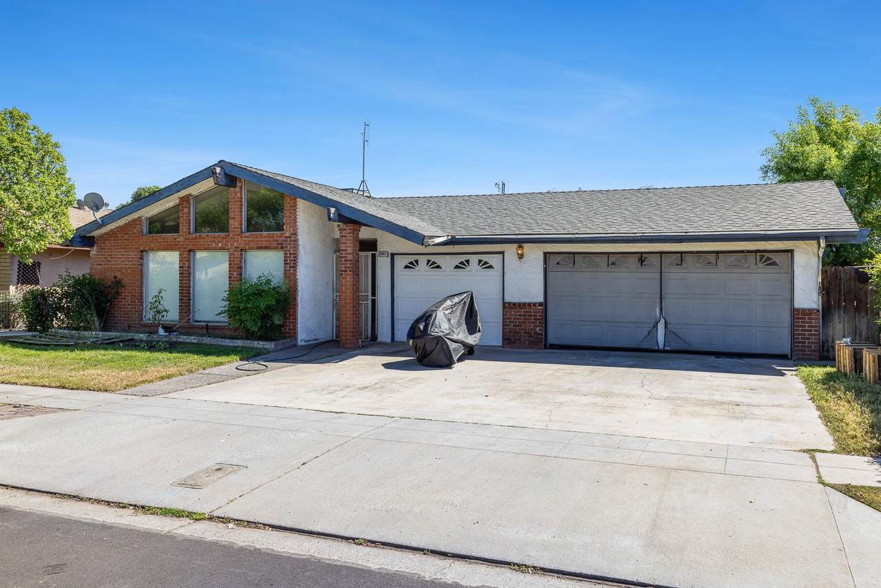 2045 Simpson - Photo 1