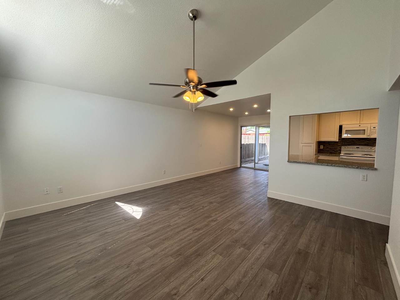 https://bt-photos.global.ssl.fastly.net/fresno/1280_boomver_1_646310-2.jpg