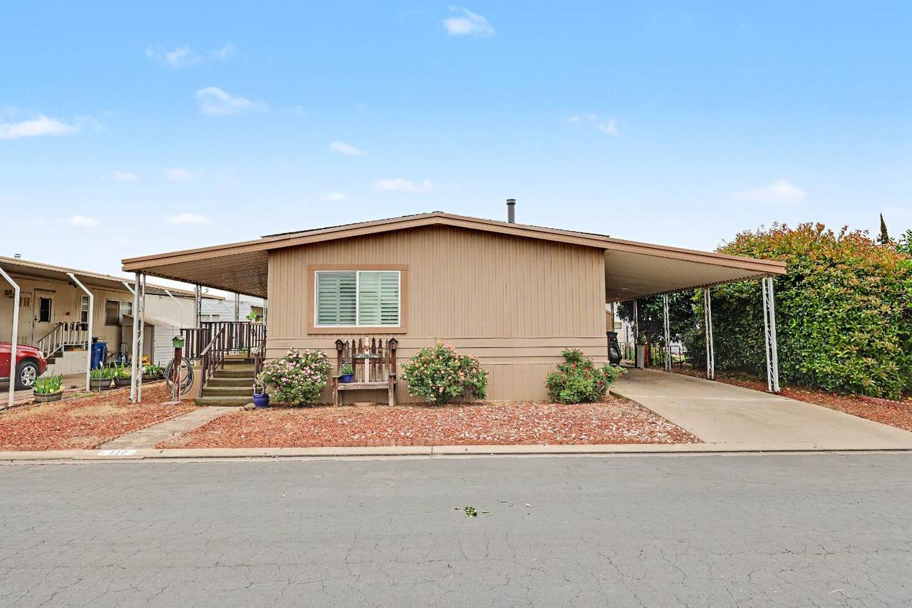 2240 Golden Oak - Photo 1