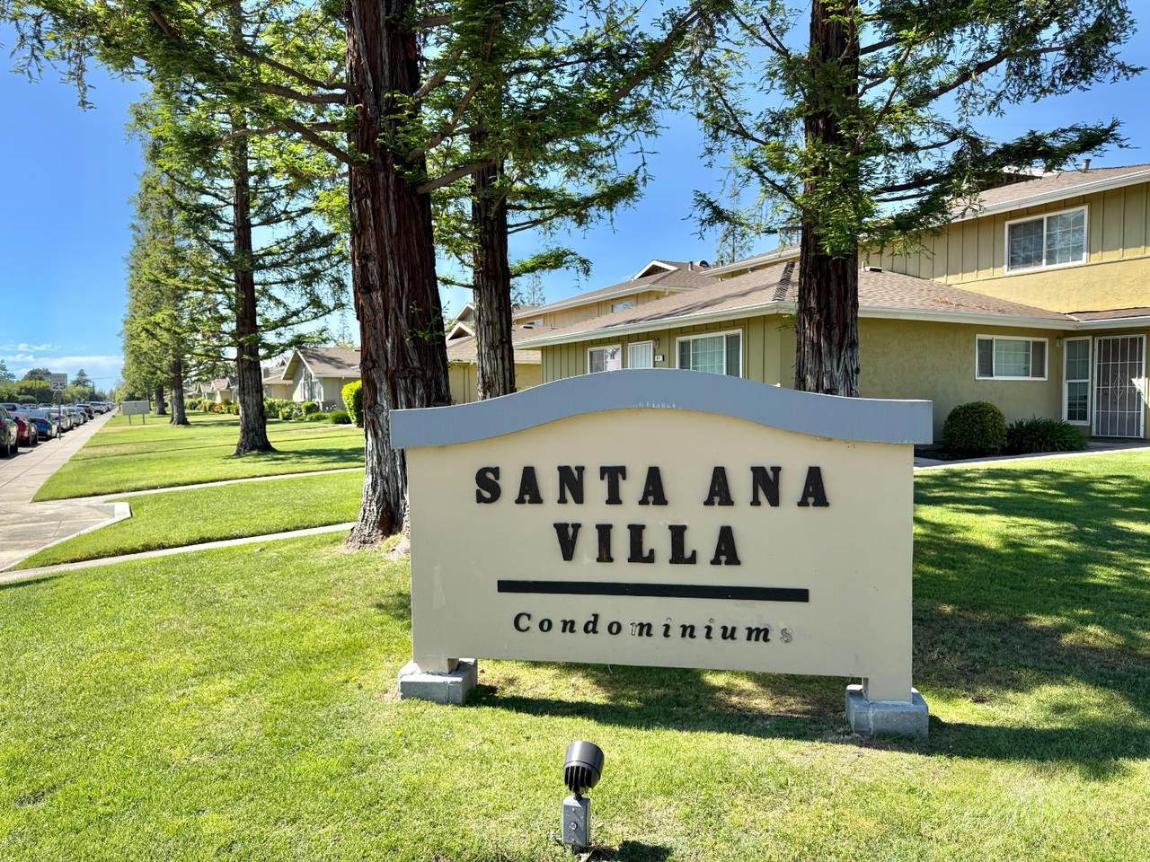 495 Santa Ana Avenue - Photo 1