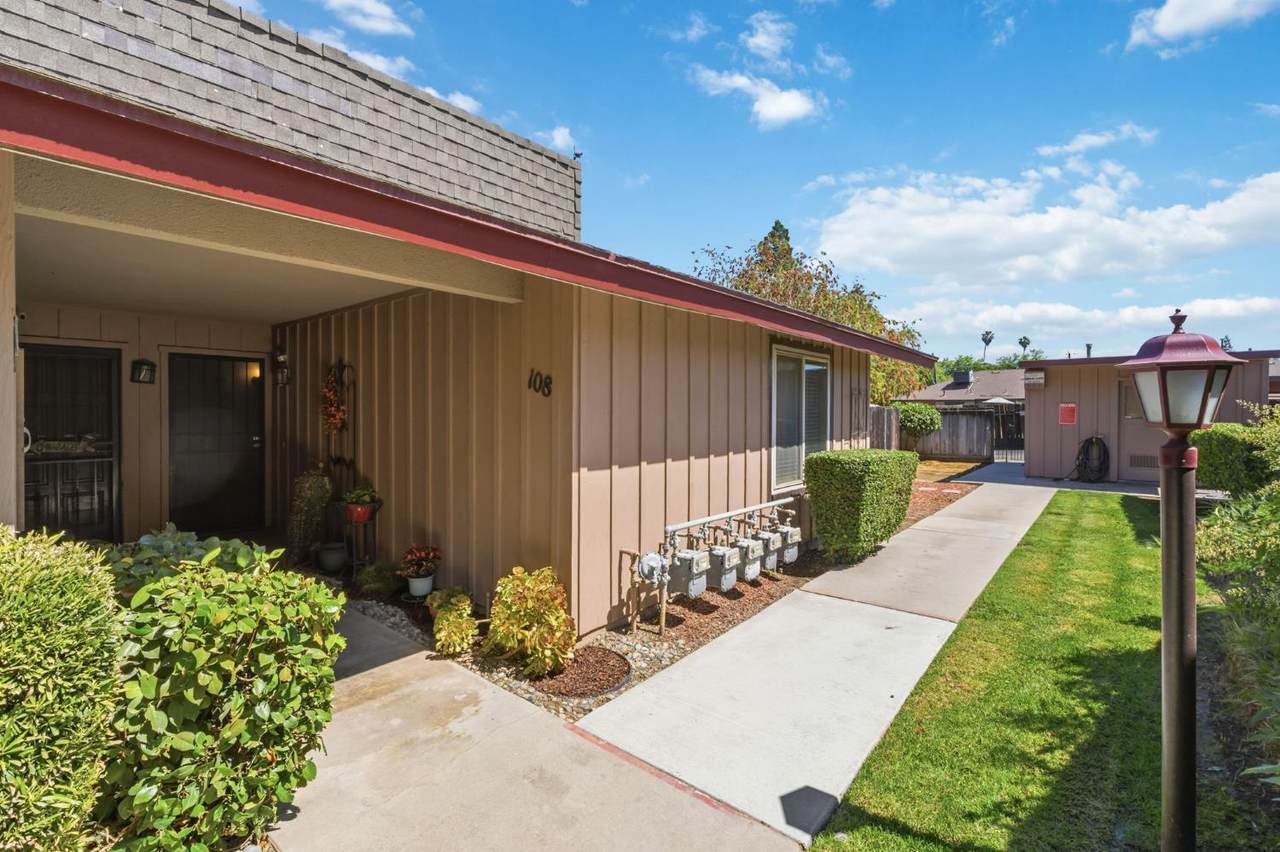 5090 College Avenue - Photo 1