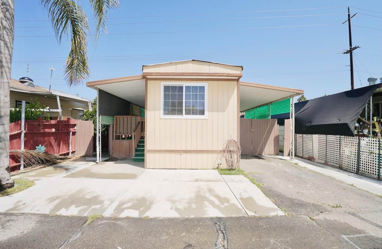2317 Chestnut Avenue - Photo 1