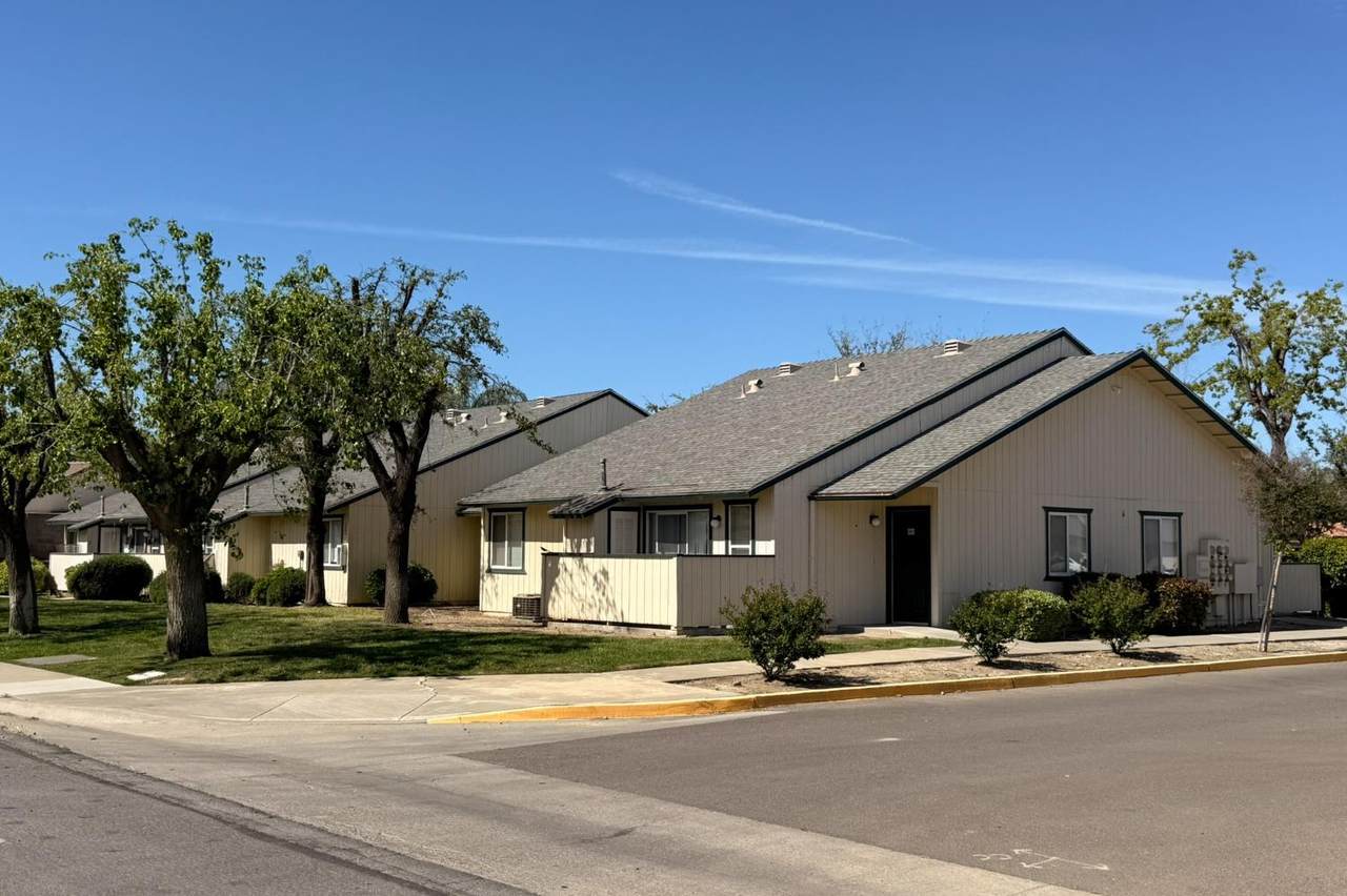400 Forest Avenue - Photo 1