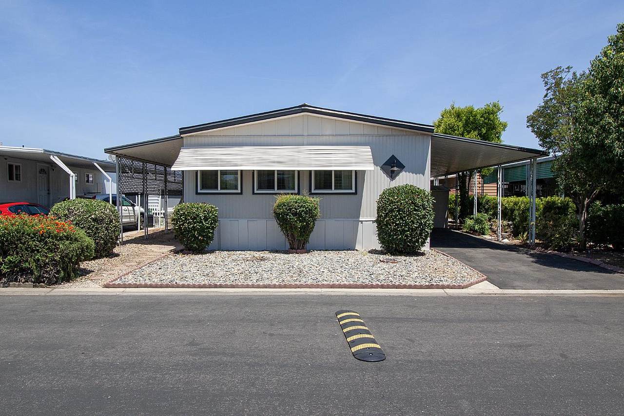 221 Herndon Avenue - Photo 1