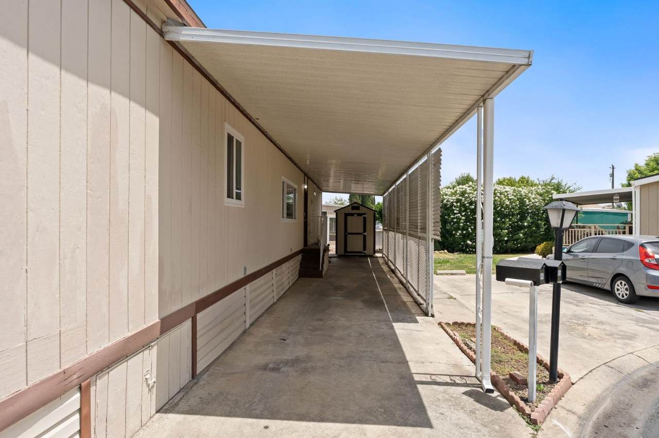 https://bt-photos.global.ssl.fastly.net/fresno/1280_boomver_1_650137-2.jpg