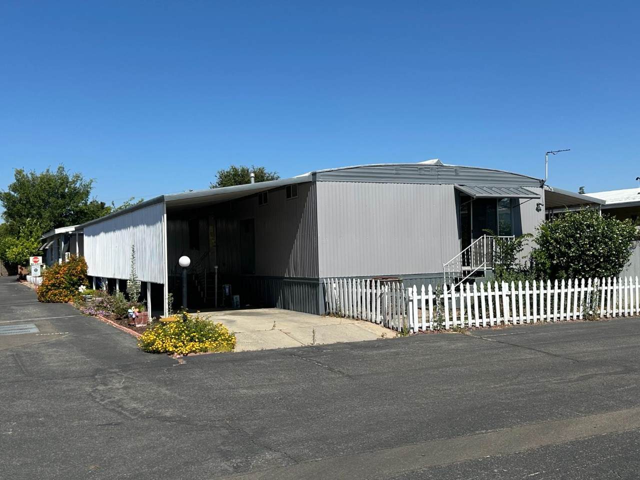 https://bt-photos.global.ssl.fastly.net/fresno/1280_boomver_1_650310-2.jpg