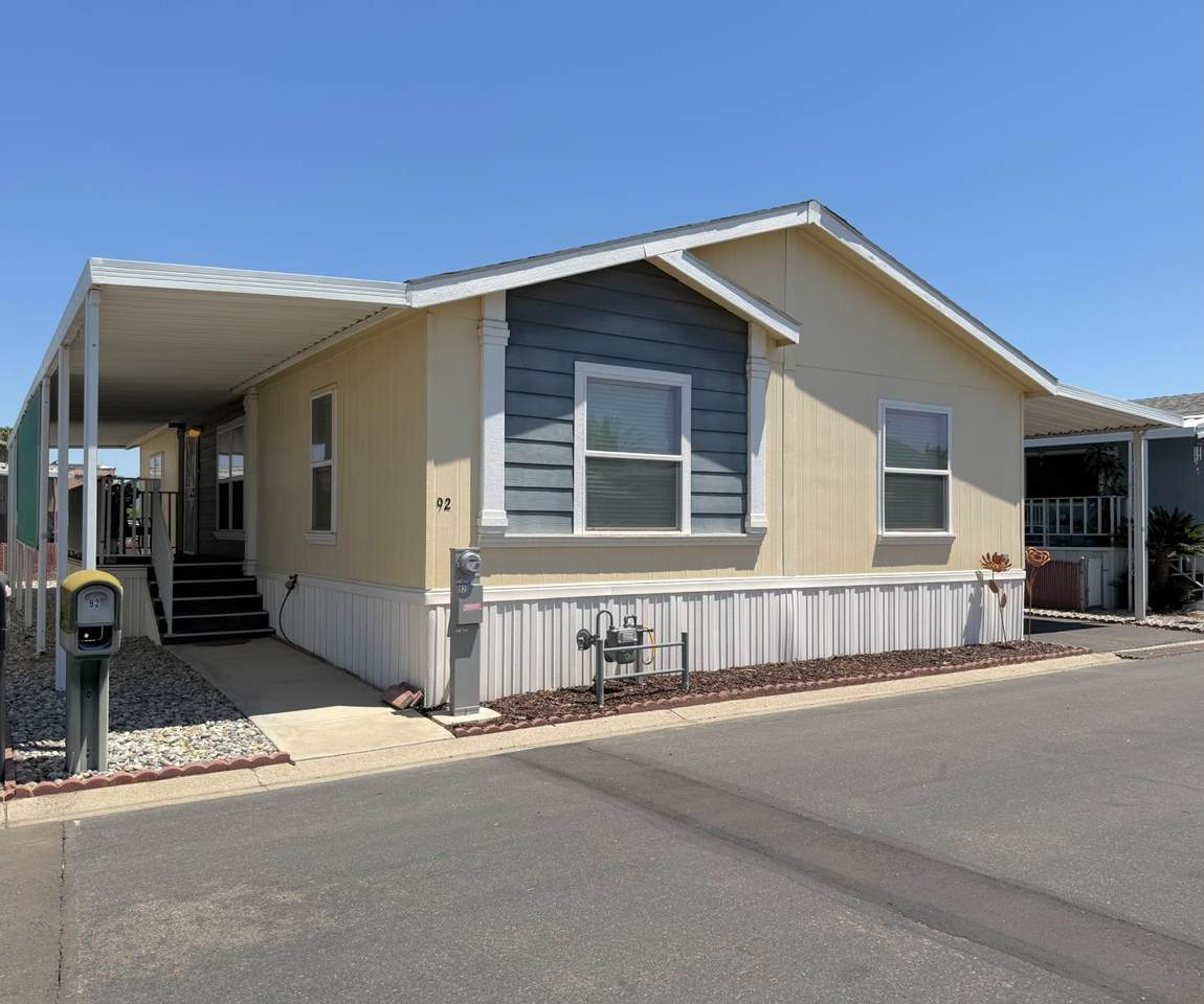 860 Grangeville Boulevard - Photo 1