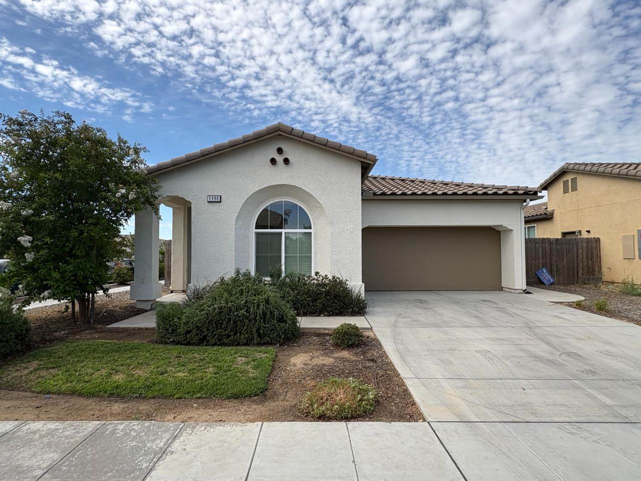 5990 Kerckhoff Avenue - Photo 1