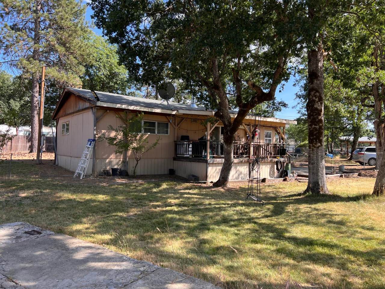 70 Oak Avenue - Photo 1