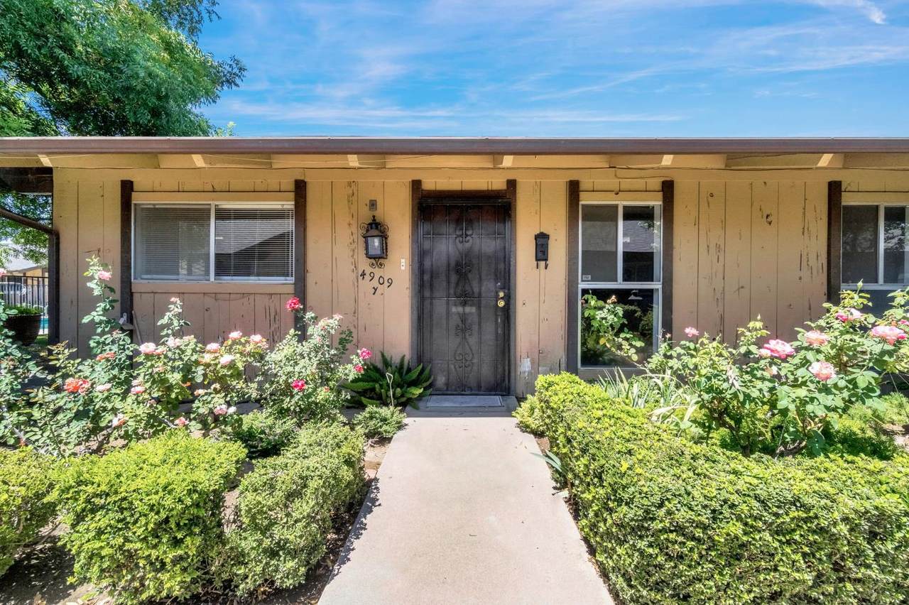 4909 7Th Street - Photo 1