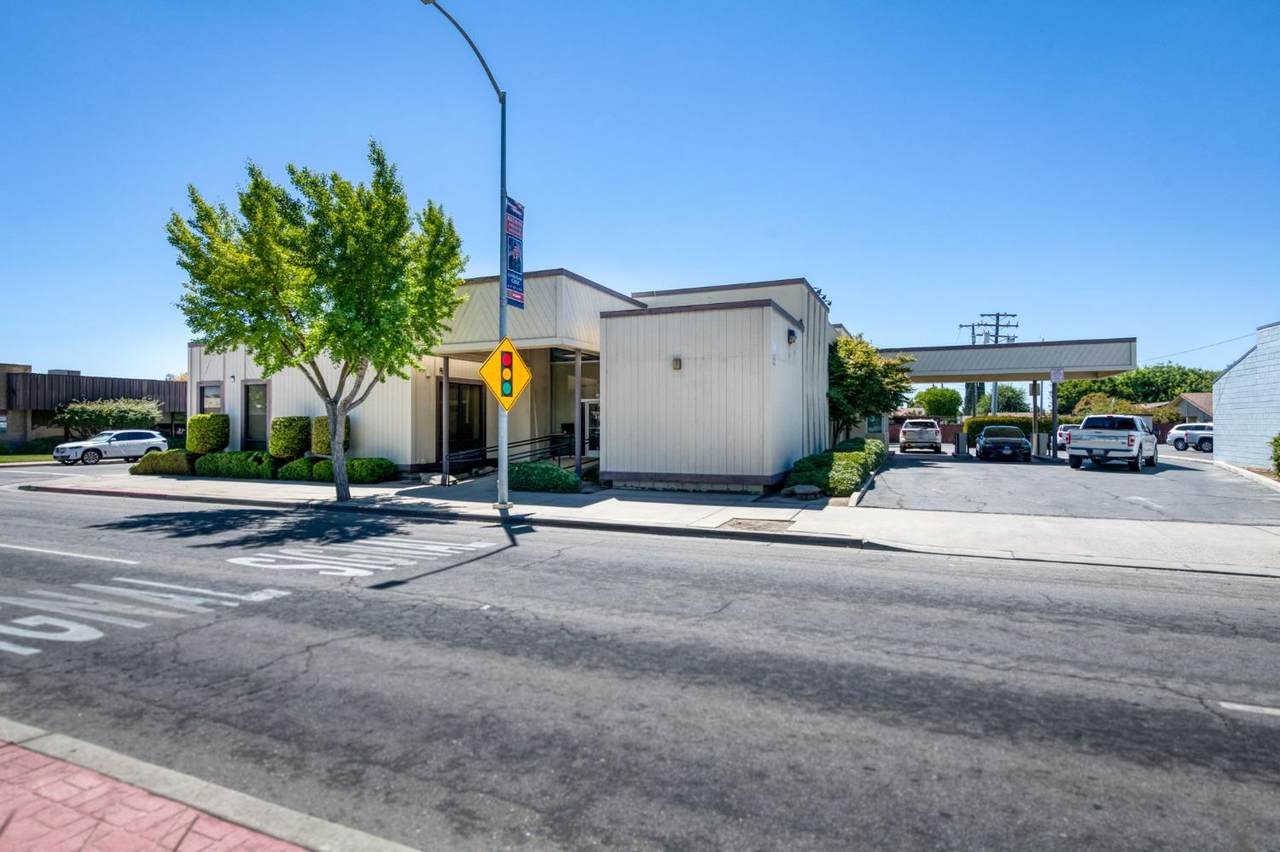 https://bt-photos.global.ssl.fastly.net/fresno/1280_boomver_1_652905-2.jpg