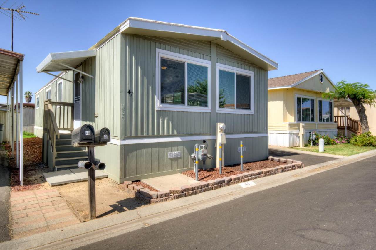 5541 Tulare Street - Photo 1
