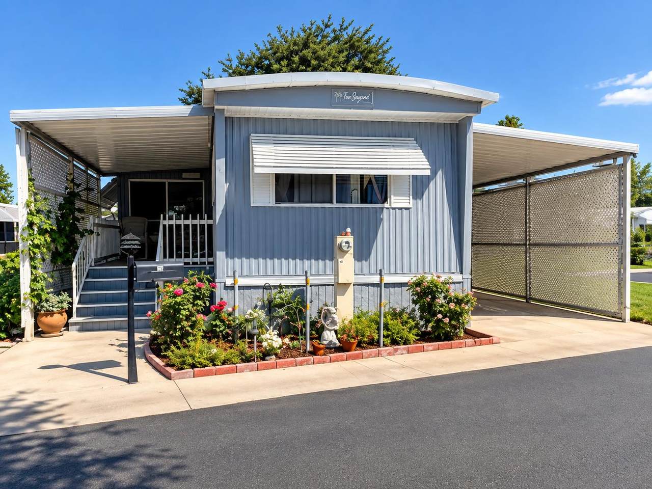 1650 Villa Avenue - Photo 1