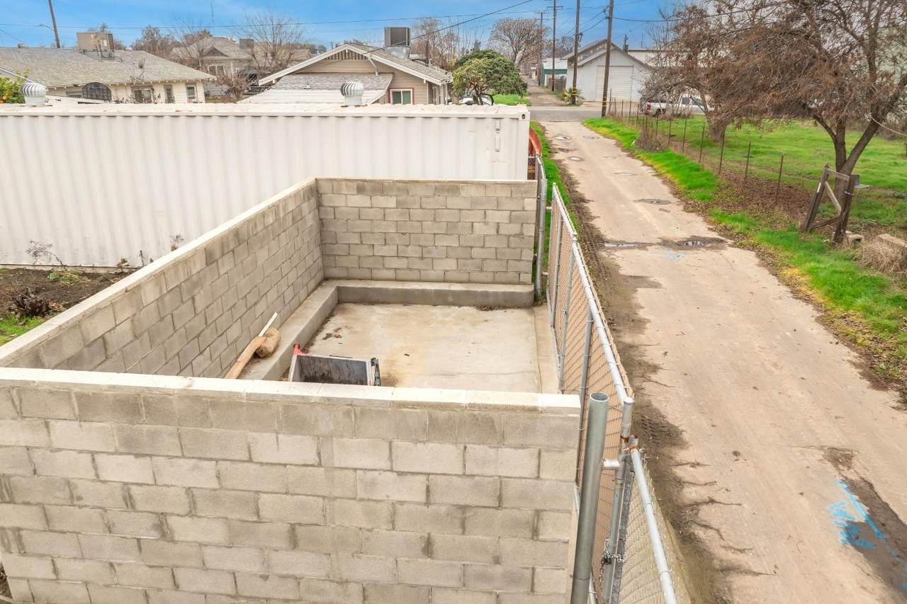 208 4th Street - Photo 1