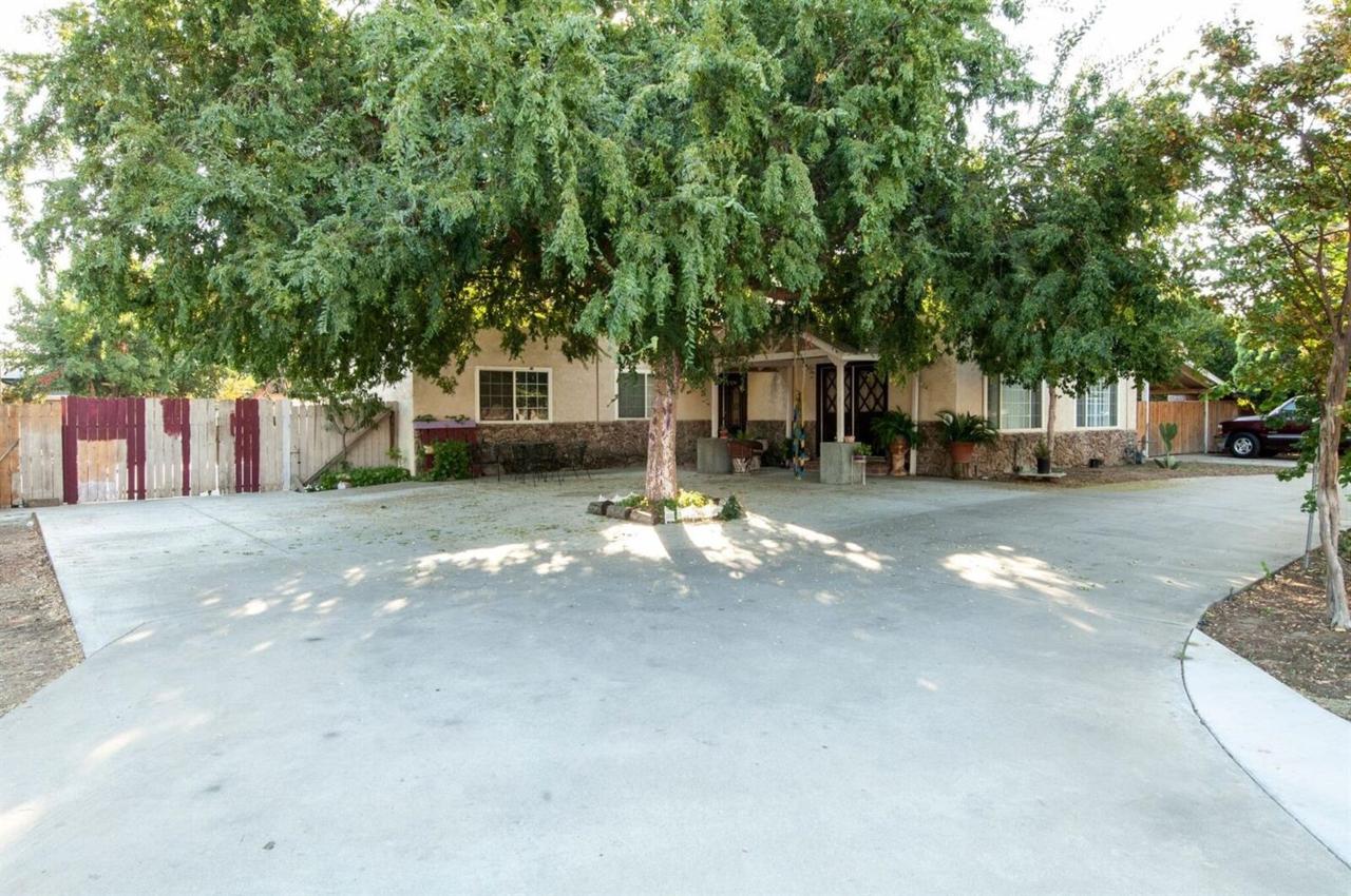 230 Peach Avenue - Photo 1
