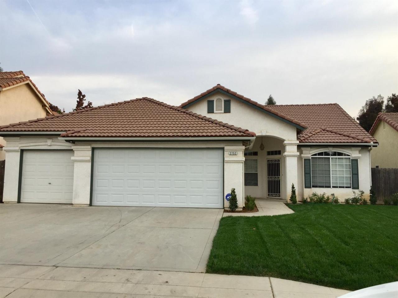 2752 Morris Avenue - Photo 1