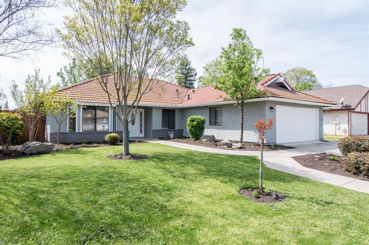 2424 Lincoln Avenue - Photo 1
