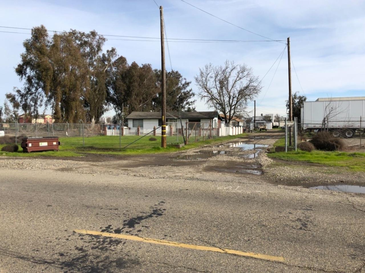 375 Chowchilla Blvd - Photo 1