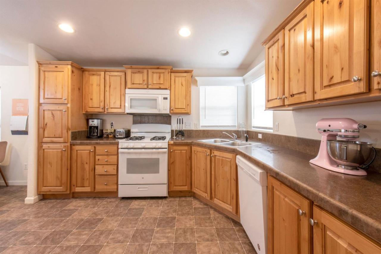 2575 Willow Avenue - Photo 1