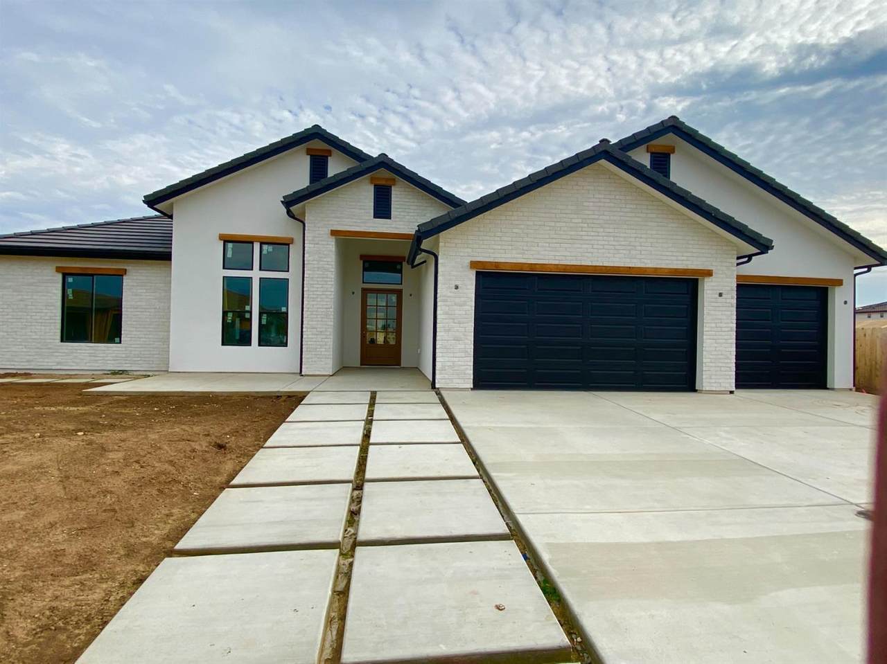 3089 Powers Avenue - Photo 1