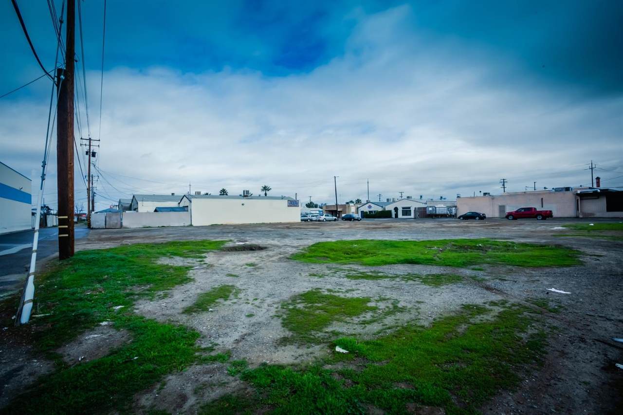 2386 Sarah Street - Photo 1