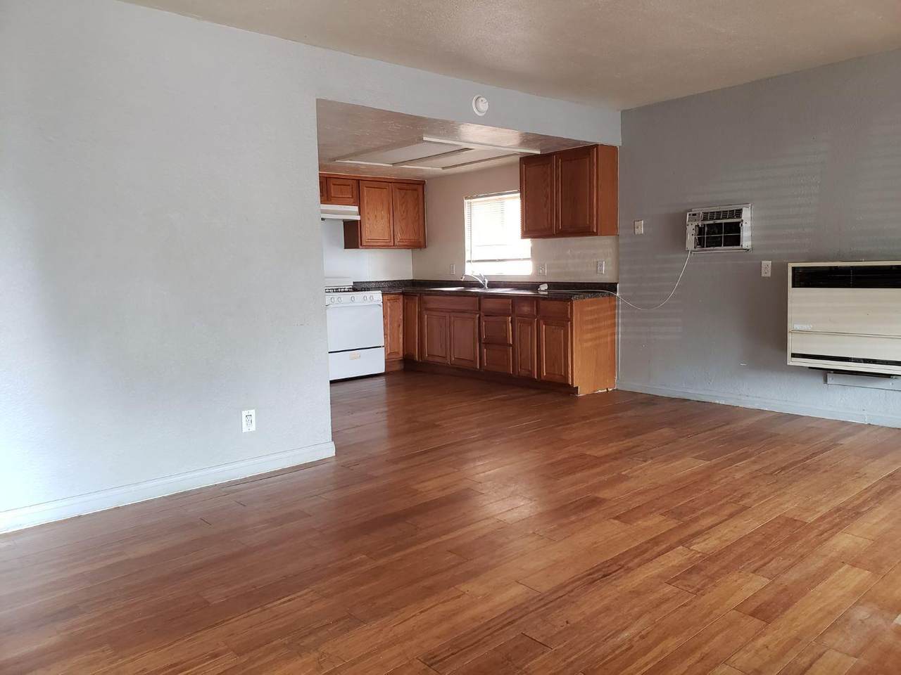 1015 9Th Street - Photo 1