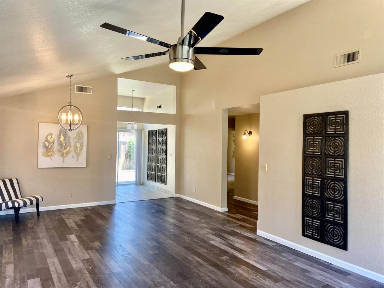 2094 Minarets Avenue - Photo 1