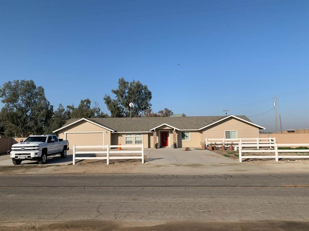 961 Mount Whitney Avenue - Photo 1