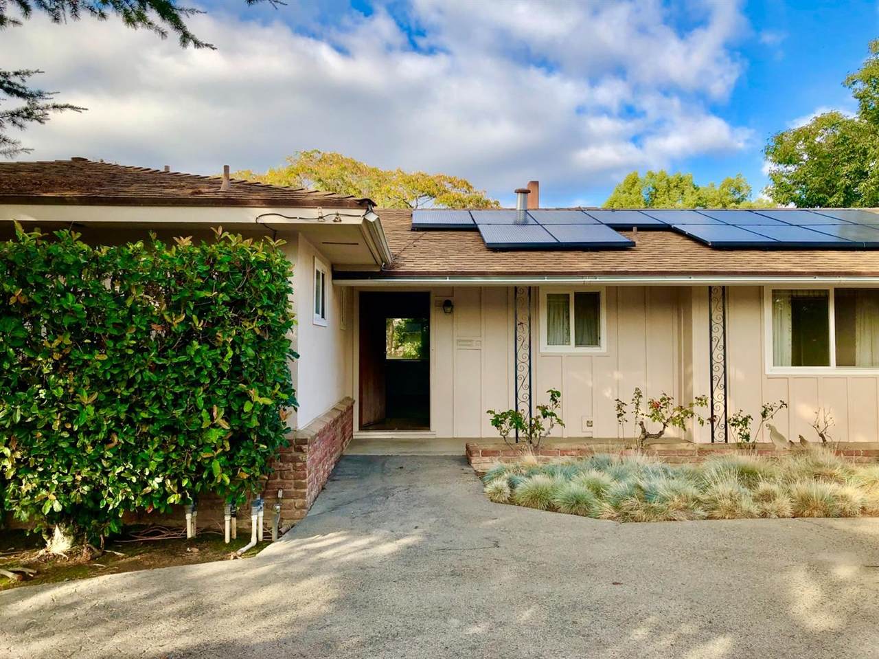 1112 Roberts Avenue - Photo 1