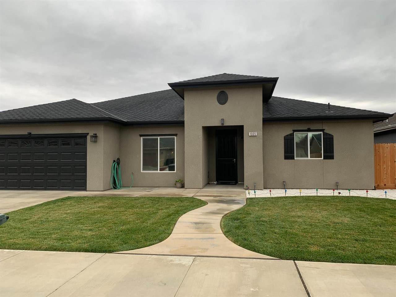 1335 Birch Avenue - Photo 1
