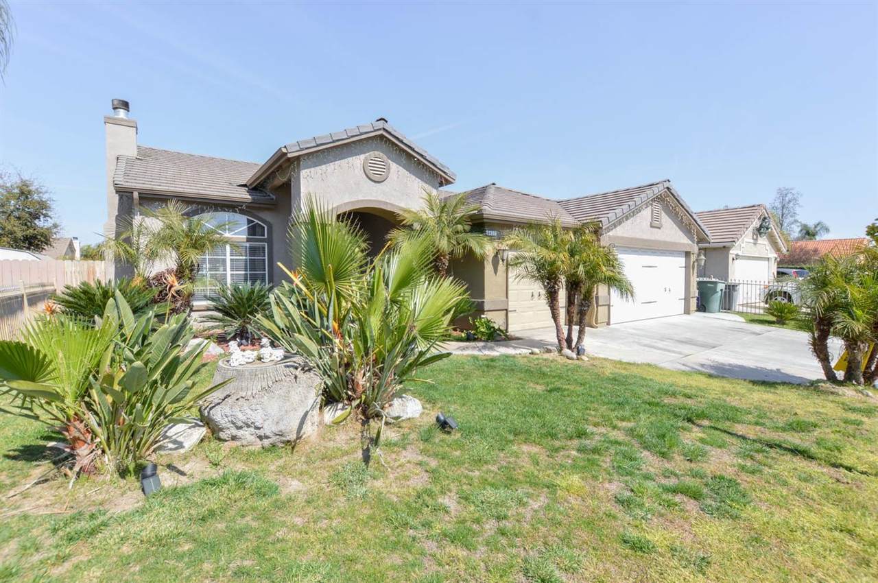 5427 Kaviland Avenue - Photo 1