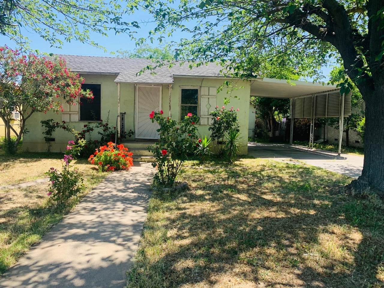 1123 D Street - Photo 1