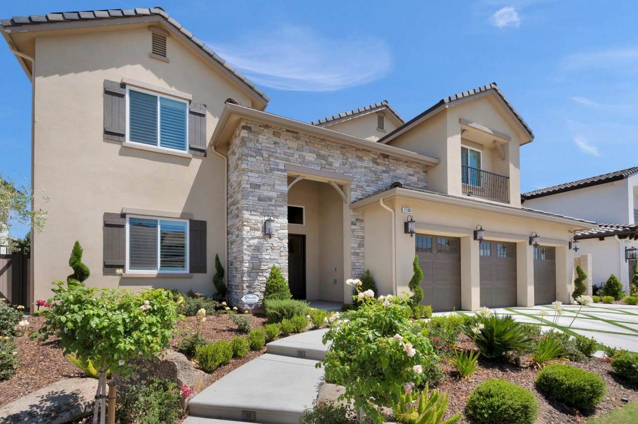 2188 Summit View Drive - Photo 1
