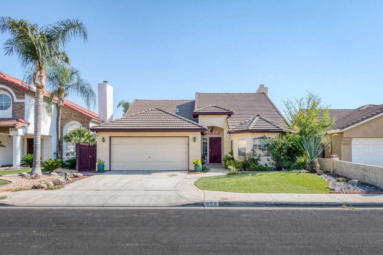 956 Robinson Avenue - Photo 1