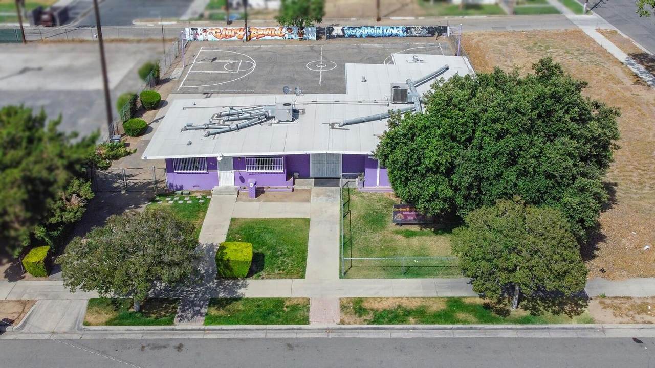 916 Waterman Avenue - Photo 1
