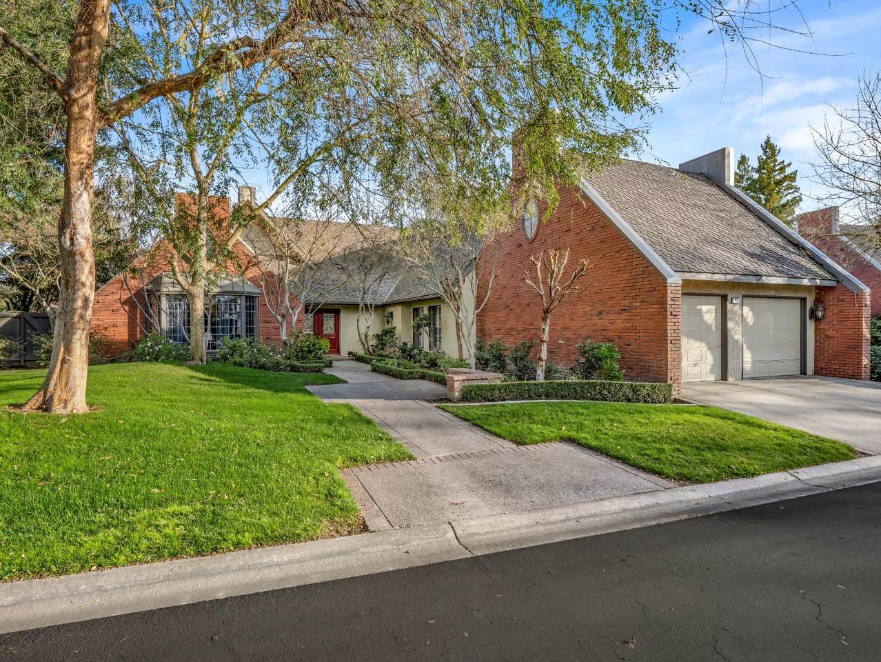 2555 Bluff Avenue - Photo 1