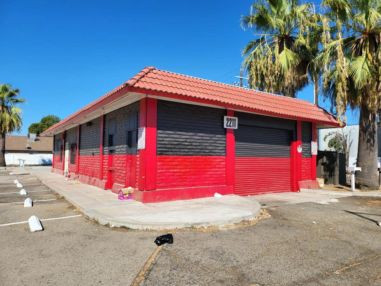 2211 Blackstone Avenue - Photo 1