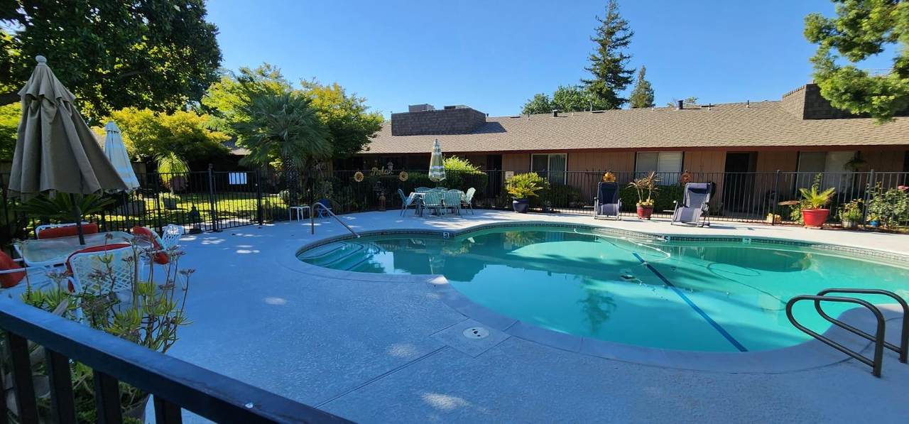 5090 College Avenue - Photo 1