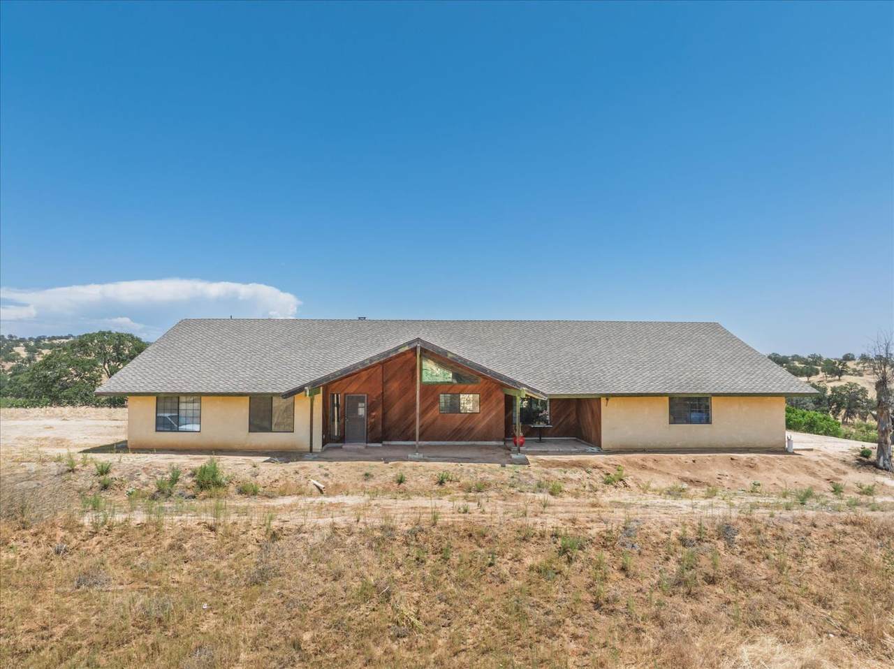 26667 Road 407 - Photo 1